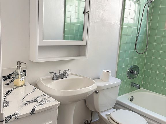 5th image of 10433 Irene St #4