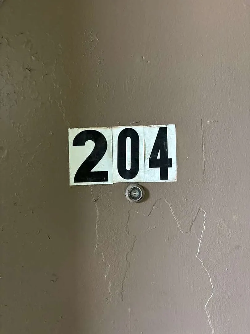 Remodeled 1/1 — Photo 2