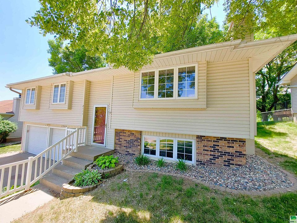 1st image of 2444 Seneca Way