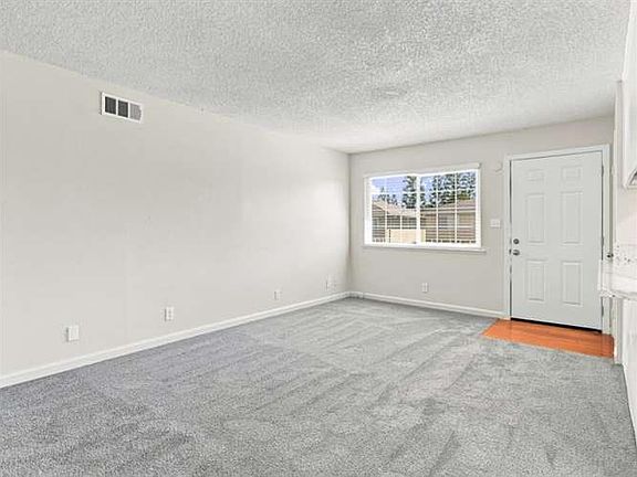 2nd image of 2247 Sylmar Ave APT 4