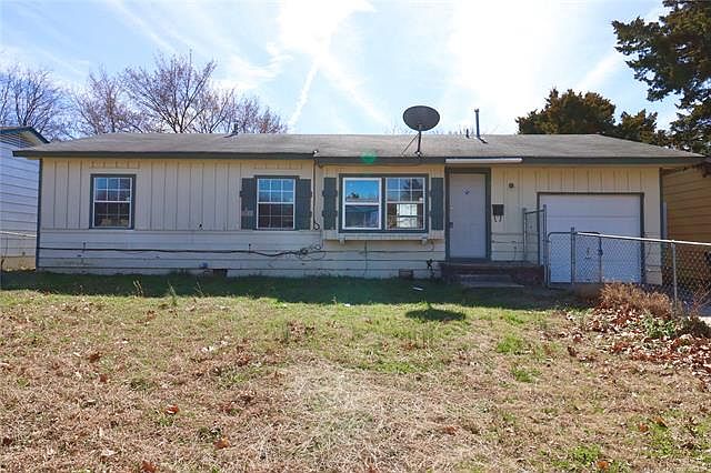 1st image of 320 W 63rd Pl N