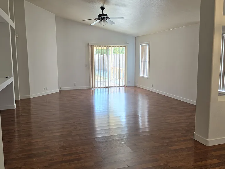 9247 W Brown St — Photo 5