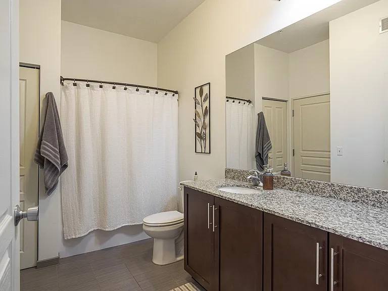 134 N Leroy St #306 — Photo 11
