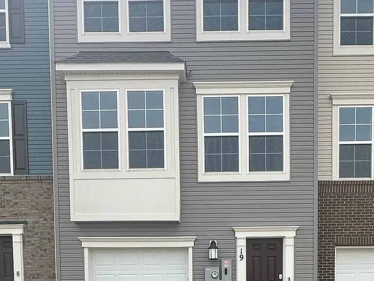 19 Winterplace Dr — Photo 1