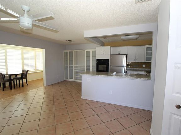 4th image of 1903 Canterbury Ln Unit 24