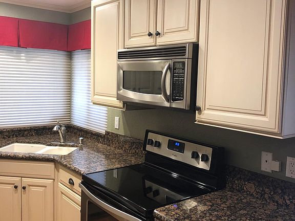 2nd image of 155 Oak Forest Cir