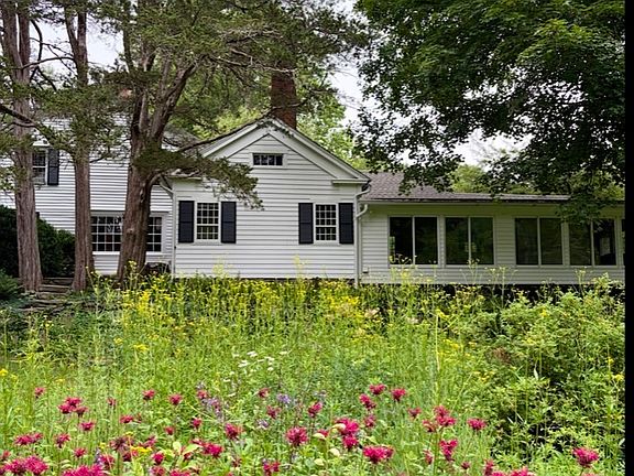 5th image of 320 Valley Rd