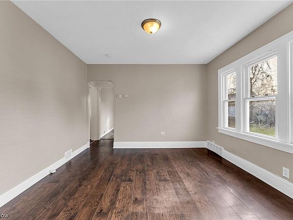 4th image of 1717 Granby Ave #1