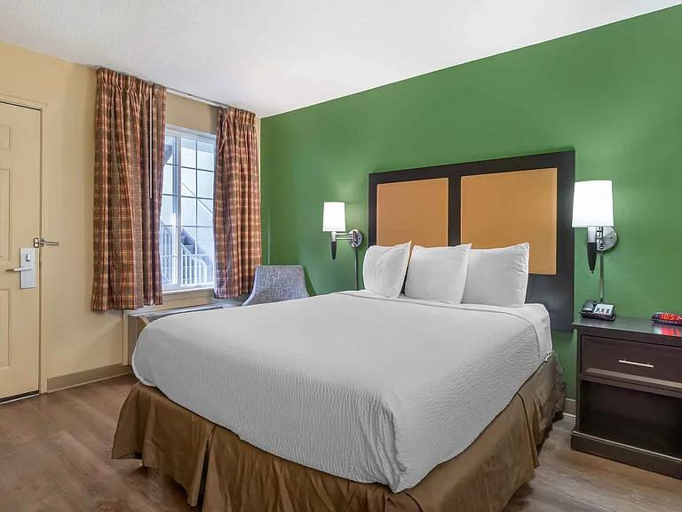 Studio Suite - 1 Queen Bed