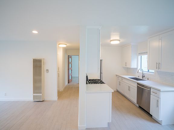 2nd image of 2821 Colorado Ave APT 2