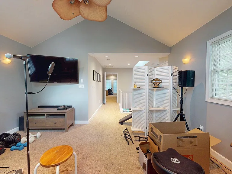 5803 Hall St — Photo 17