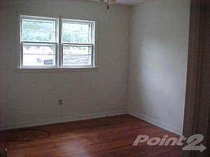 1630 Walnut Avenue bedroom 1