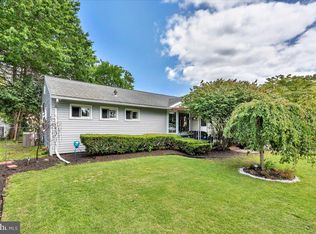 16 Oak Landing Rd, Lumberton, NJ 08048