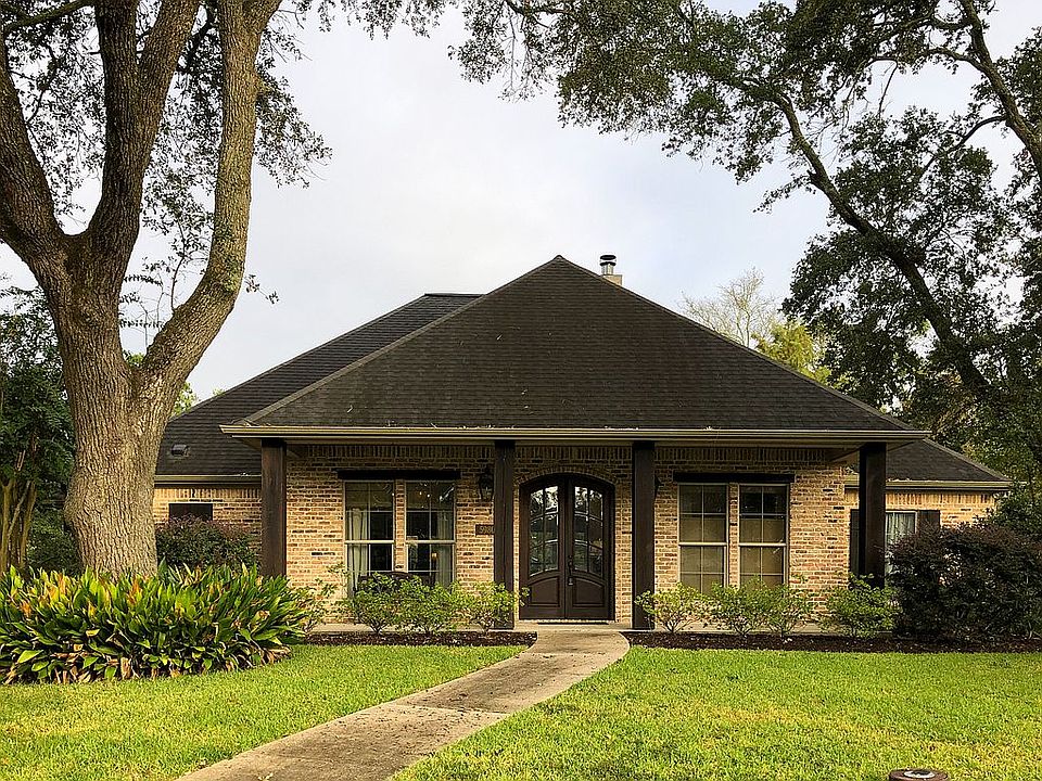 Welcome home to 5980 Rankin!