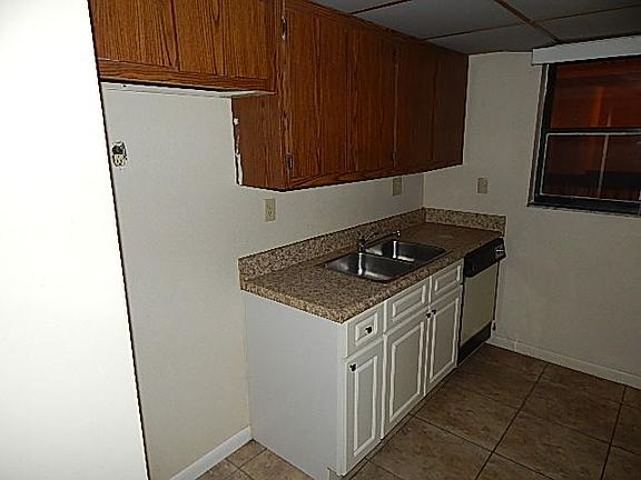 4th image of 1900 N Congress Ave APT H210