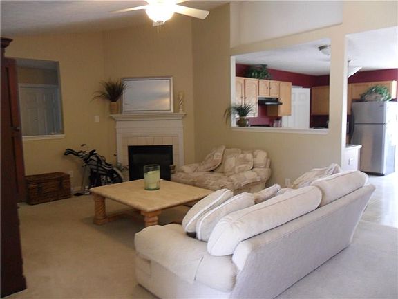 3rd image of 1319 Linden Way