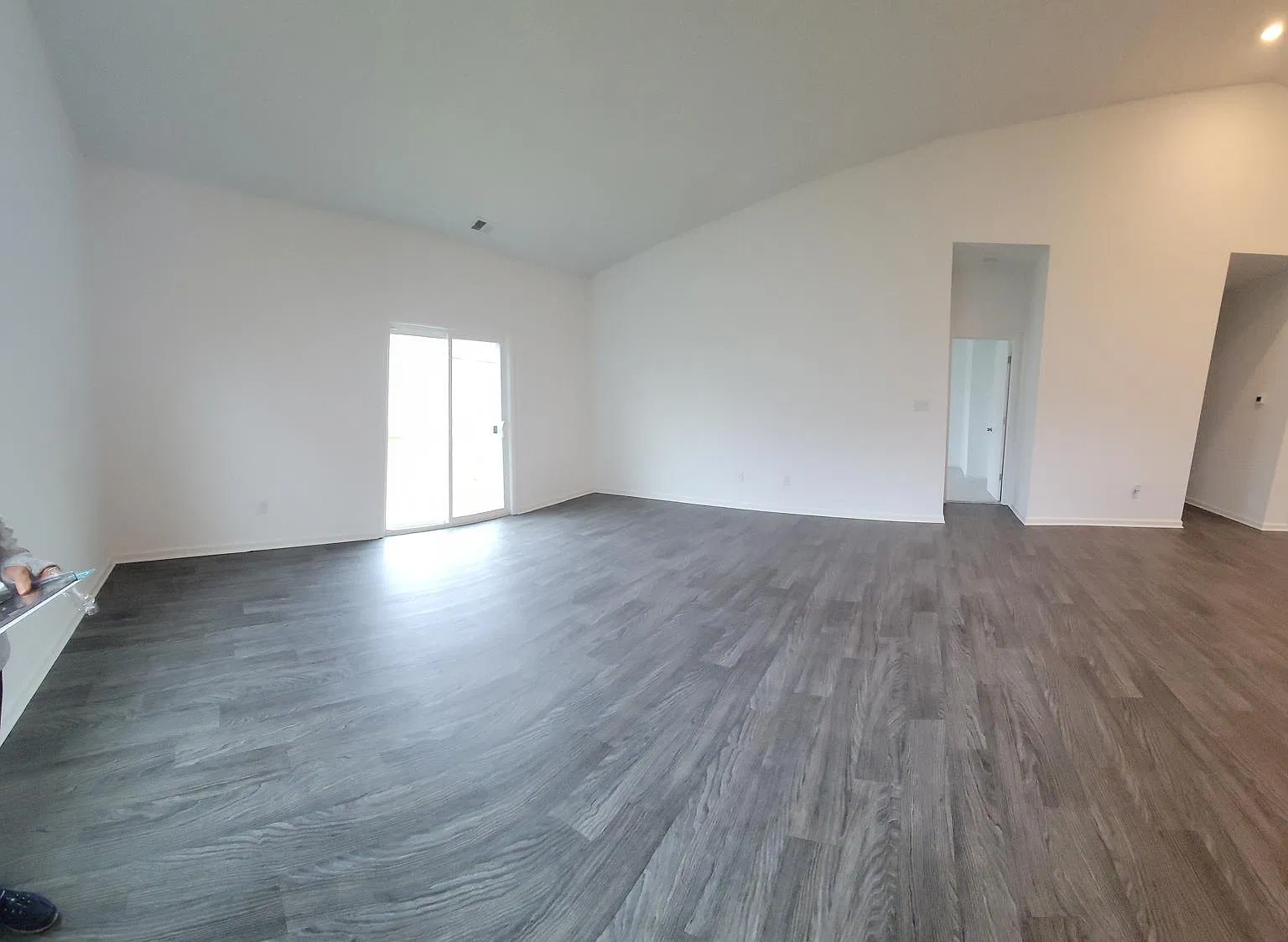 3 bed, 1692 sqft, $2,200 — Photo 3