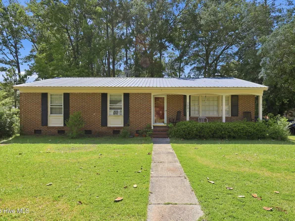 1001 E Scotsdale Road, Laurinburg, NC 28352