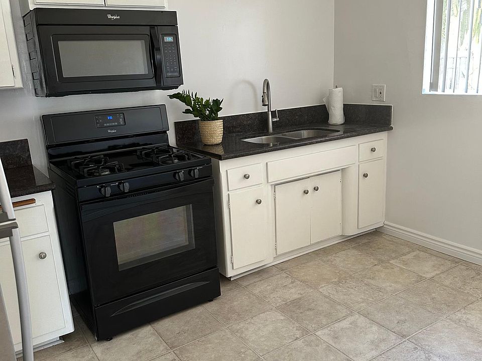 2nd image of 7812 W Manchester Ave APT 6