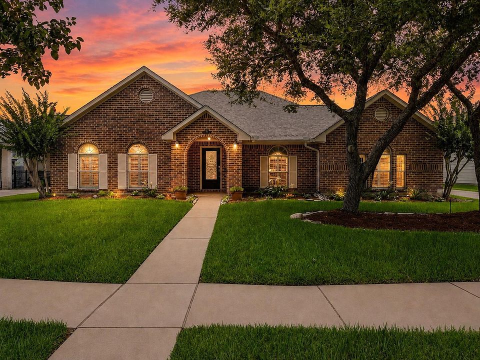 1st image of 302 Le Doux Oaks