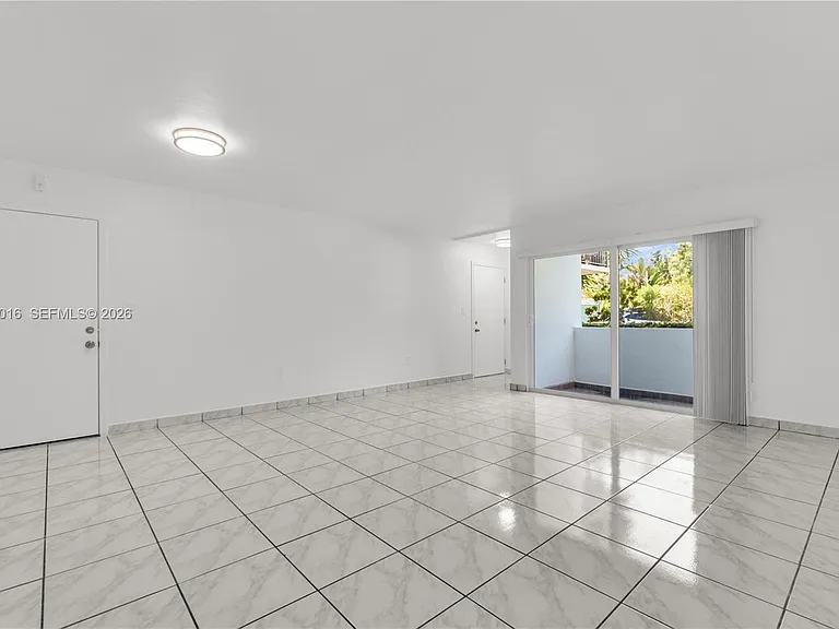 9354 SW 77th Ave #I1 — Photo 35