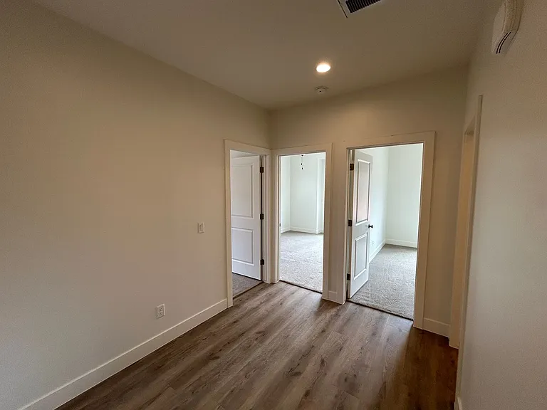 1544 E Mead Ln — Photo 14