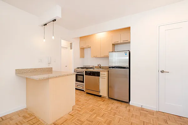 Rented by Bohemia Realty Group | media 11