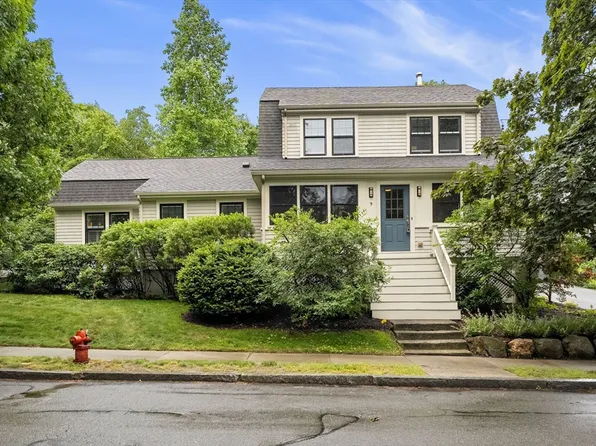 9 Bonad Rd, Arlington, MA 02476