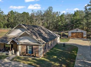 421 Shadowood Dr, Marshall, TX 75672