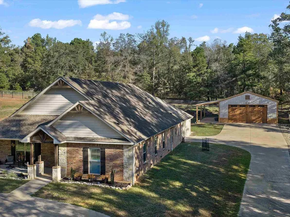 421 Shadowood Dr, Marshall, TX 75672