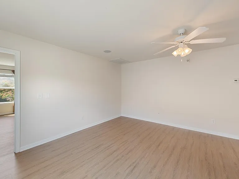 4332 Burchard Dr — Photo 14
