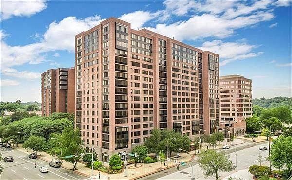 1st image of 5 Martine Ave #1603