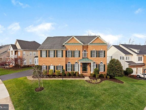 2nd image of 43956 Riverpoint Dr