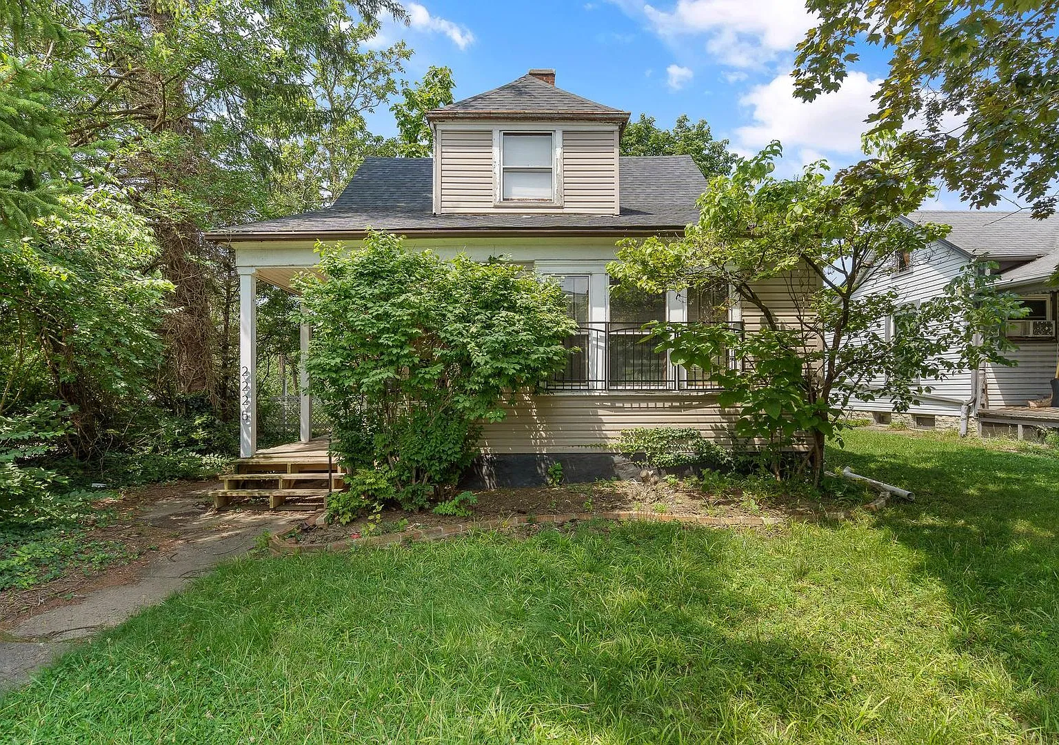 3 Bedroom Home For Rent — Photo 2