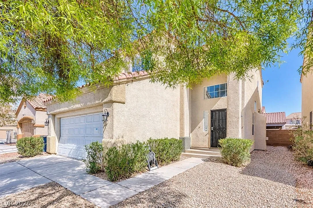 3 bed, 2.5 bath, 1800 sqft, $2,016 — Photo 3