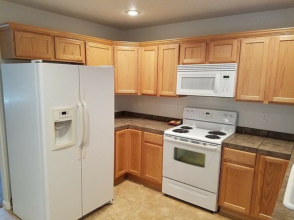 2nd image of 899 N Ironwood Ave