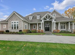 11506 N Creekside Ct, Mequon, WI 53092