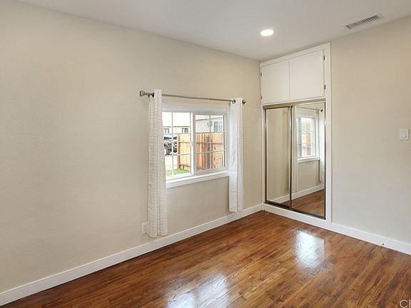 4th image of 1721 Peyton Ave