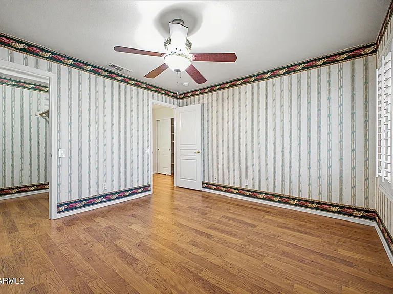 1722 E Samuel Dr — Photo 38