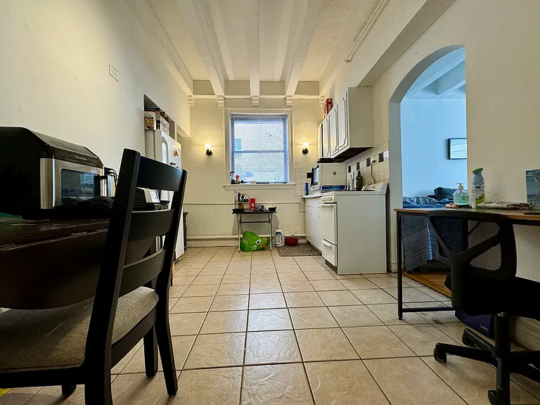 3812 N Pine Grove Ave — Photo 16