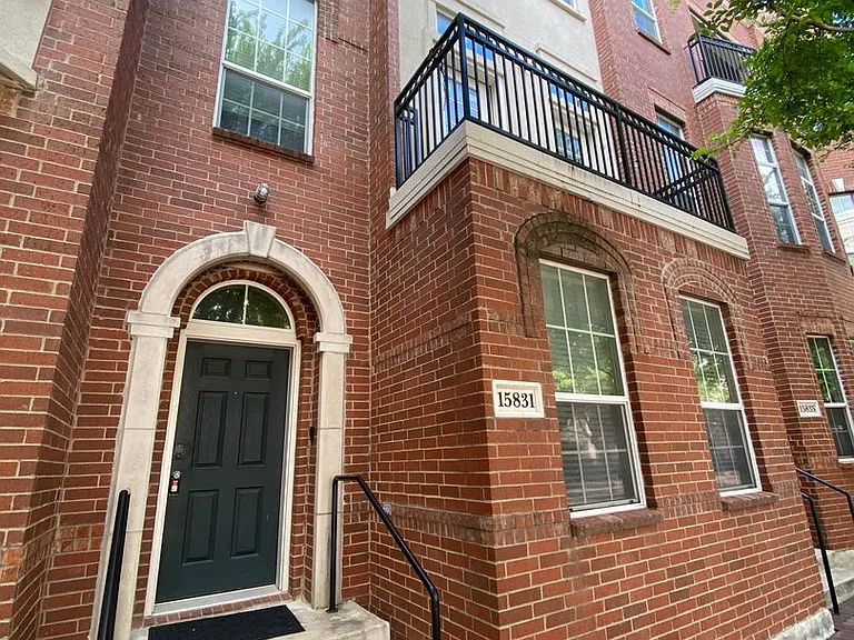 15831 Breedlove Pl #118 — Photo 2