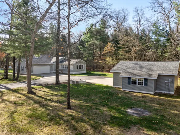 19905 Maple Ln, Howard City, MI 49329