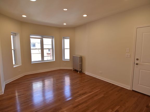 2nd image of 4424-4432 N Wolcott Ave #4426-1B