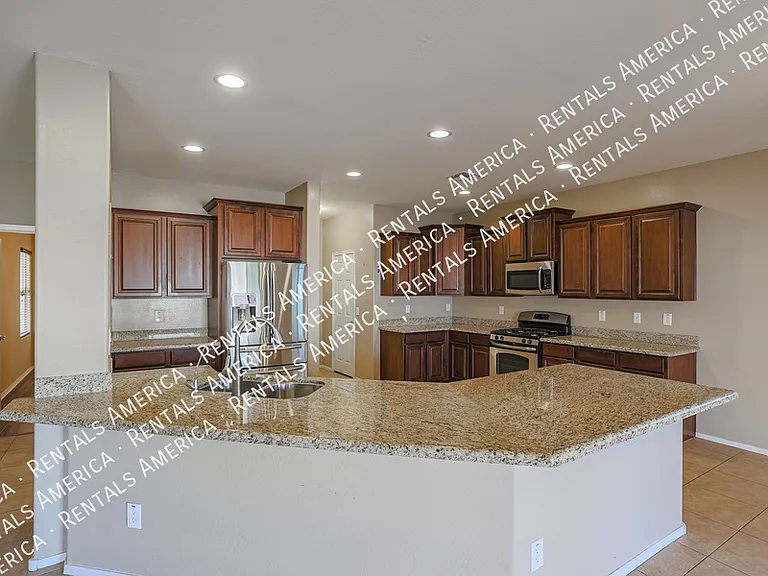 2954 E Coconino Dr — Photo 6