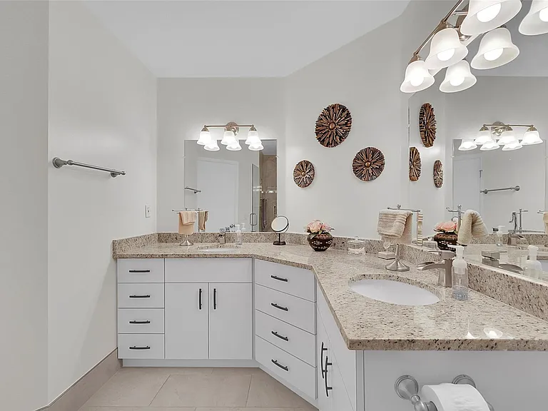 5133 Brisata Cir #P — Photo 16