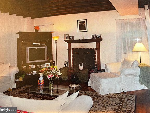 4th image of 1 Private Way