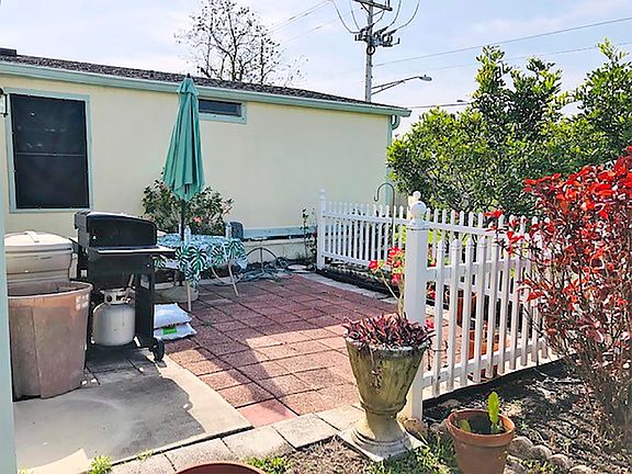 5th image of 1071 La Paloma Blvd #1071