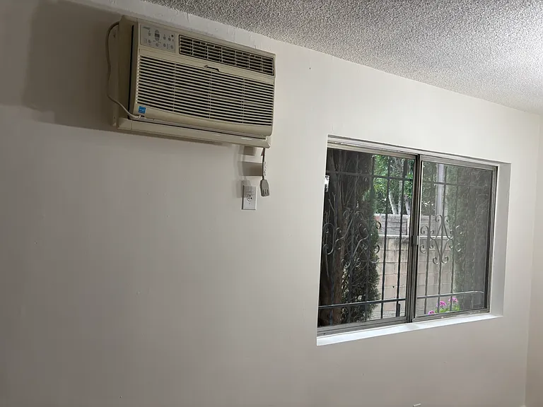1411 N Curson Ave #2 — Photo 16