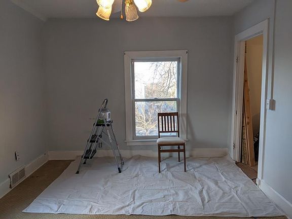 5th image of 268 Winona St E #1