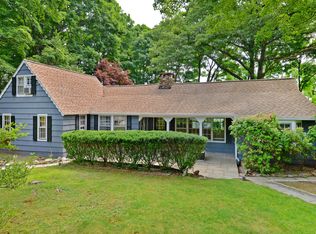 6 W Crest Trl, Kinnelon, NJ 07405